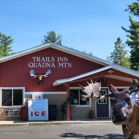 Trails Inn Quadna Mountain Motel & Rv Park Hill City エクステリア 写真
