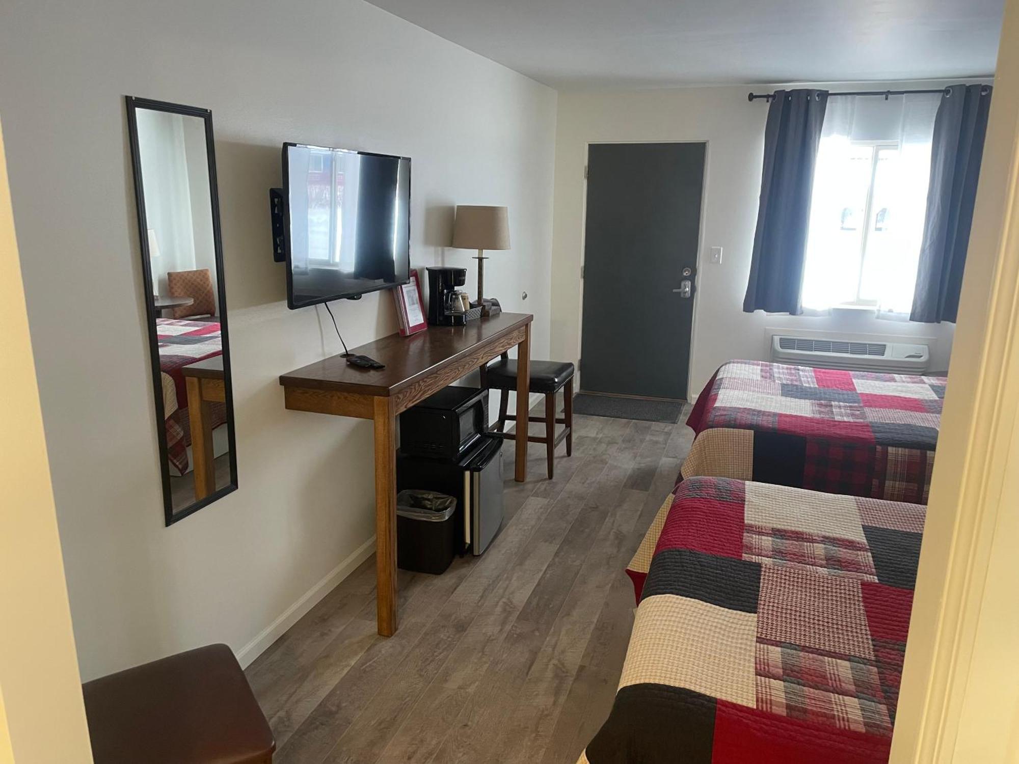 Trails Inn Quadna Mountain Motel & Rv Park Hill City エクステリア 写真