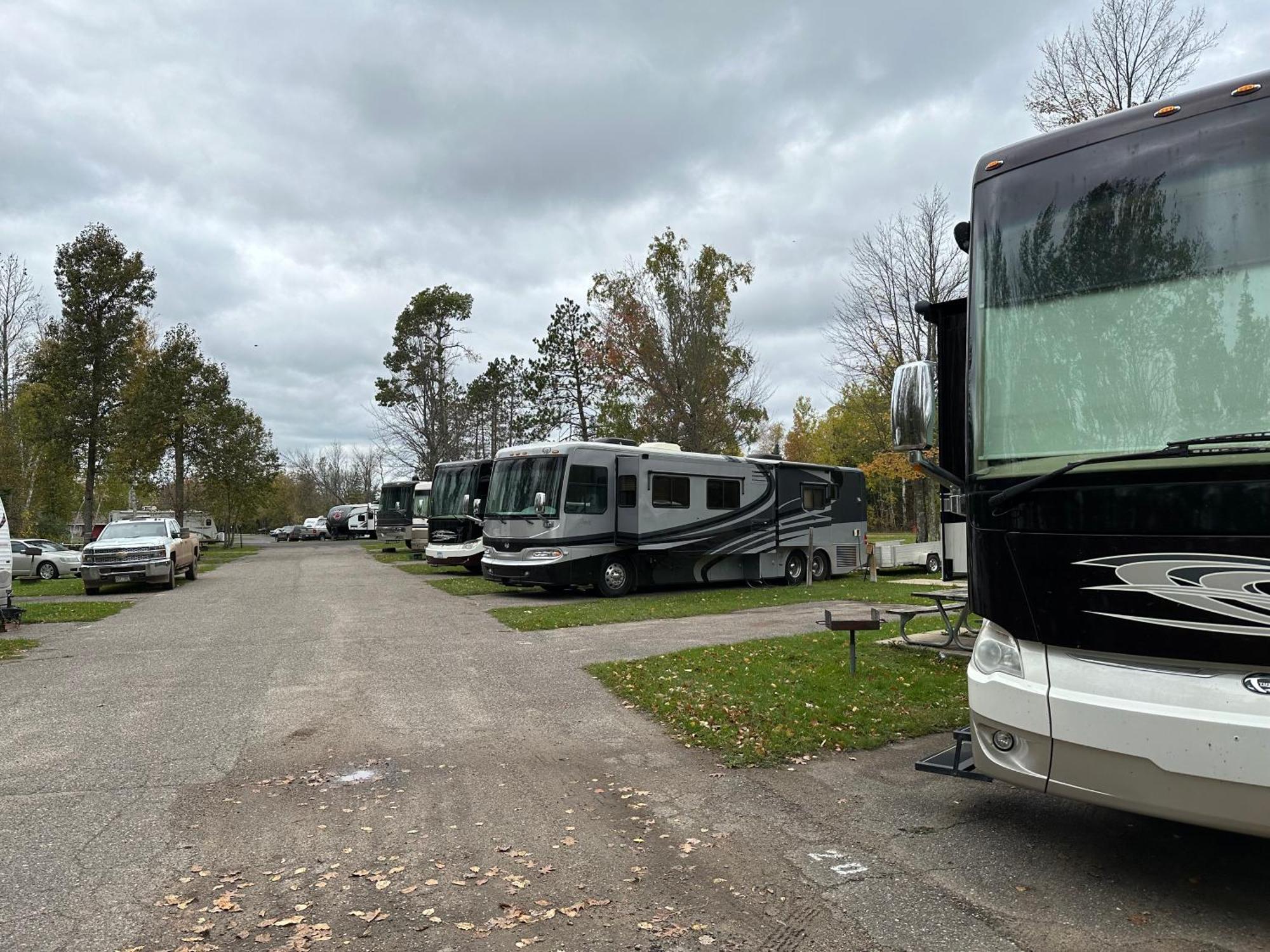 Trails Inn Quadna Mountain Motel & Rv Park Hill City エクステリア 写真