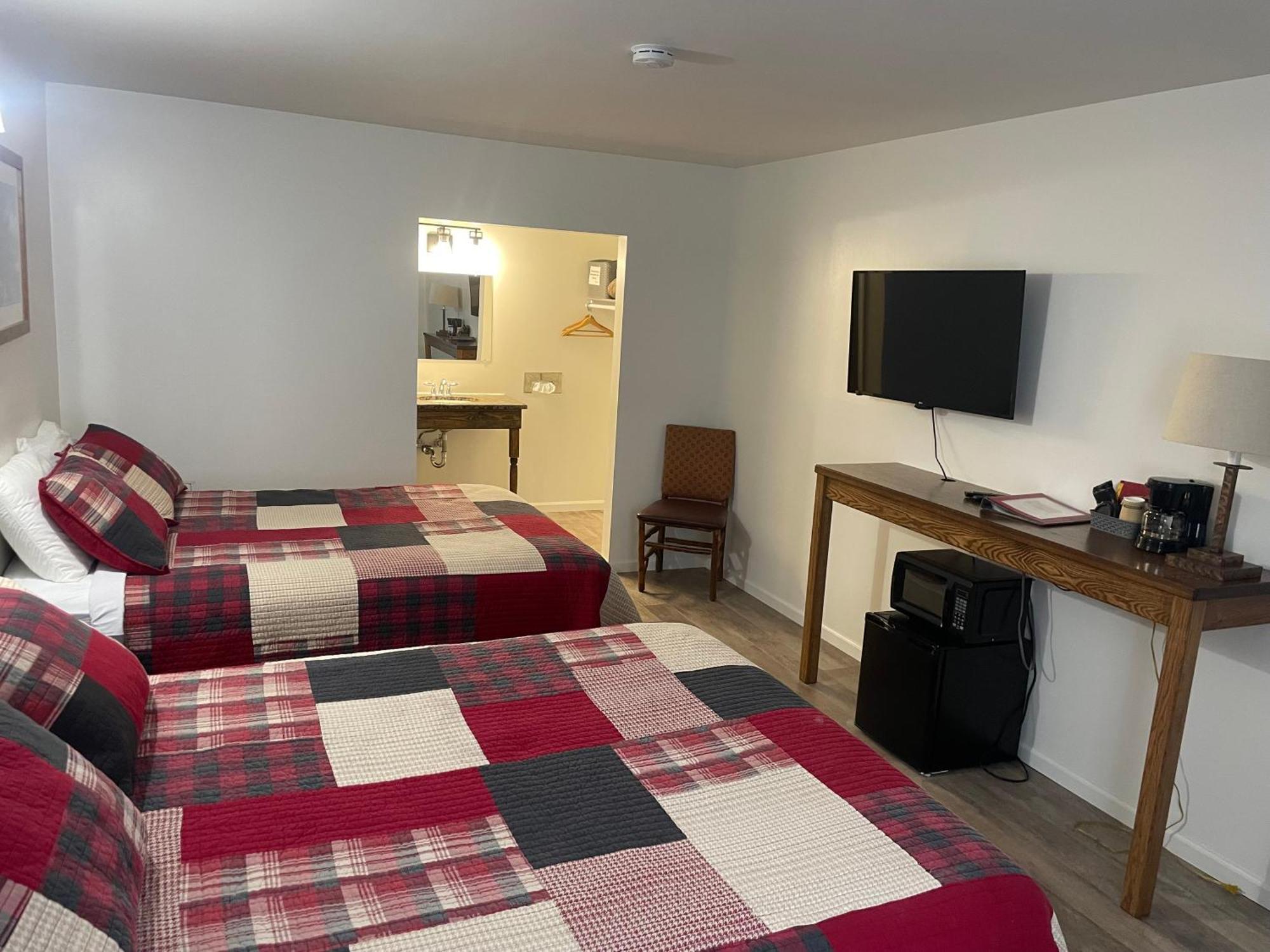 Trails Inn Quadna Mountain Motel & Rv Park Hill City エクステリア 写真
