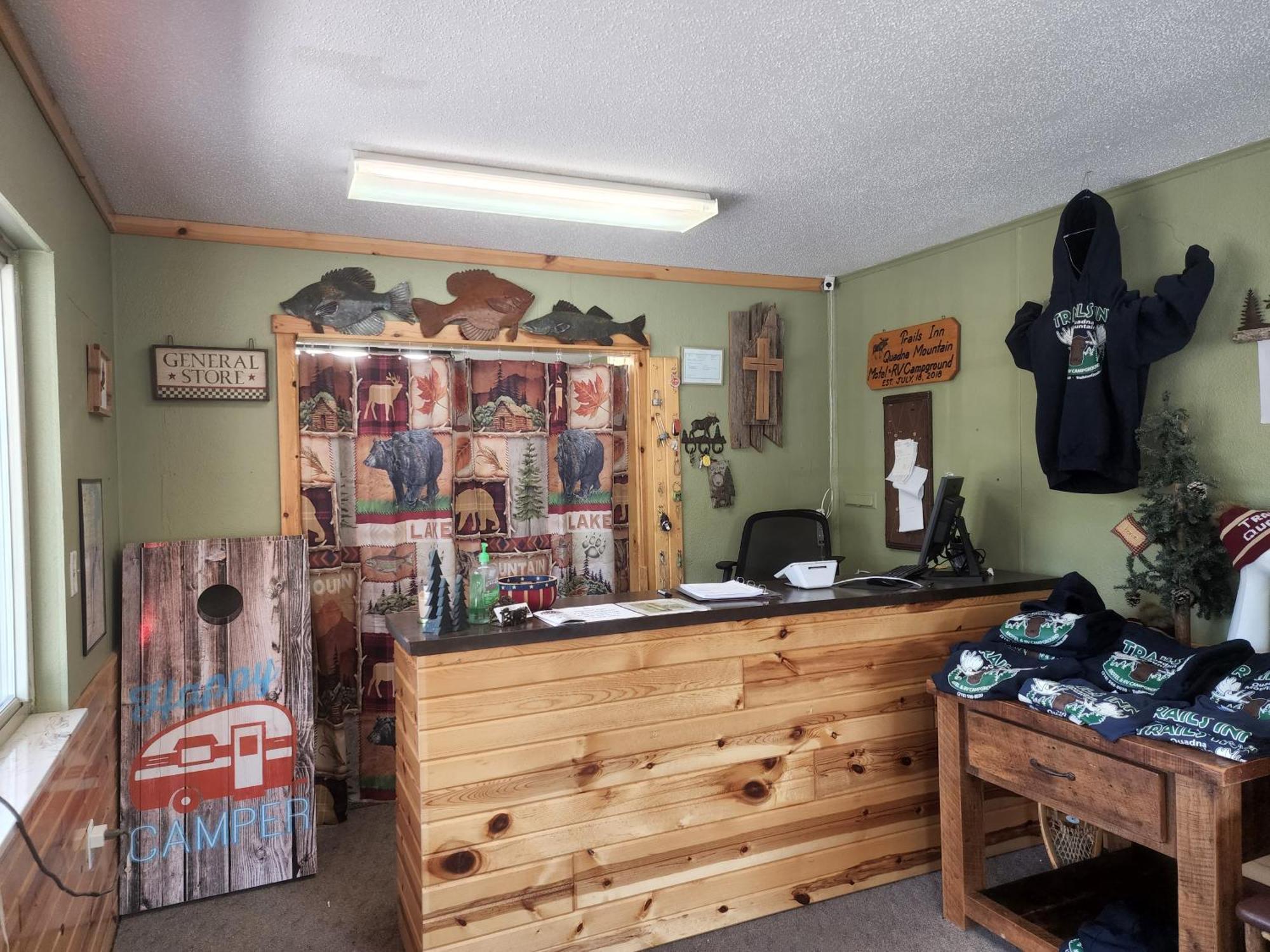 Trails Inn Quadna Mountain Motel & Rv Park Hill City エクステリア 写真