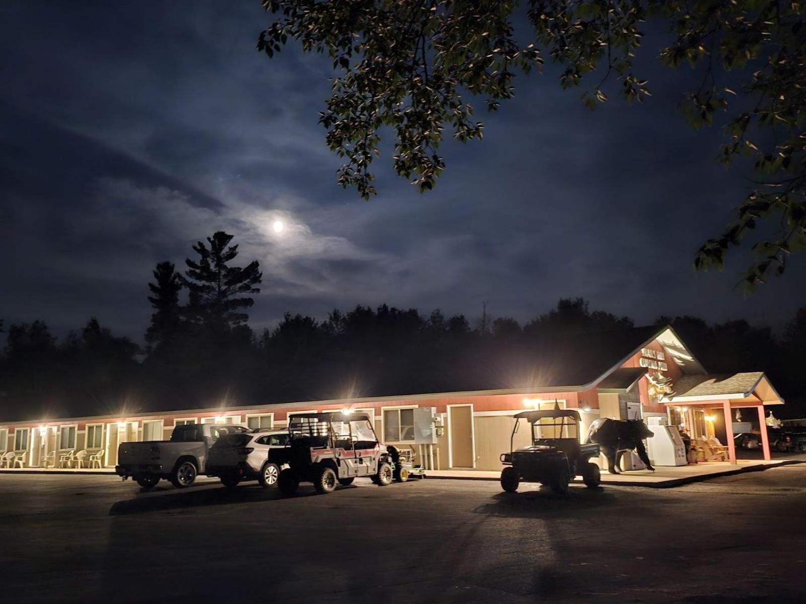Trails Inn Quadna Mountain Motel & Rv Park Hill City エクステリア 写真