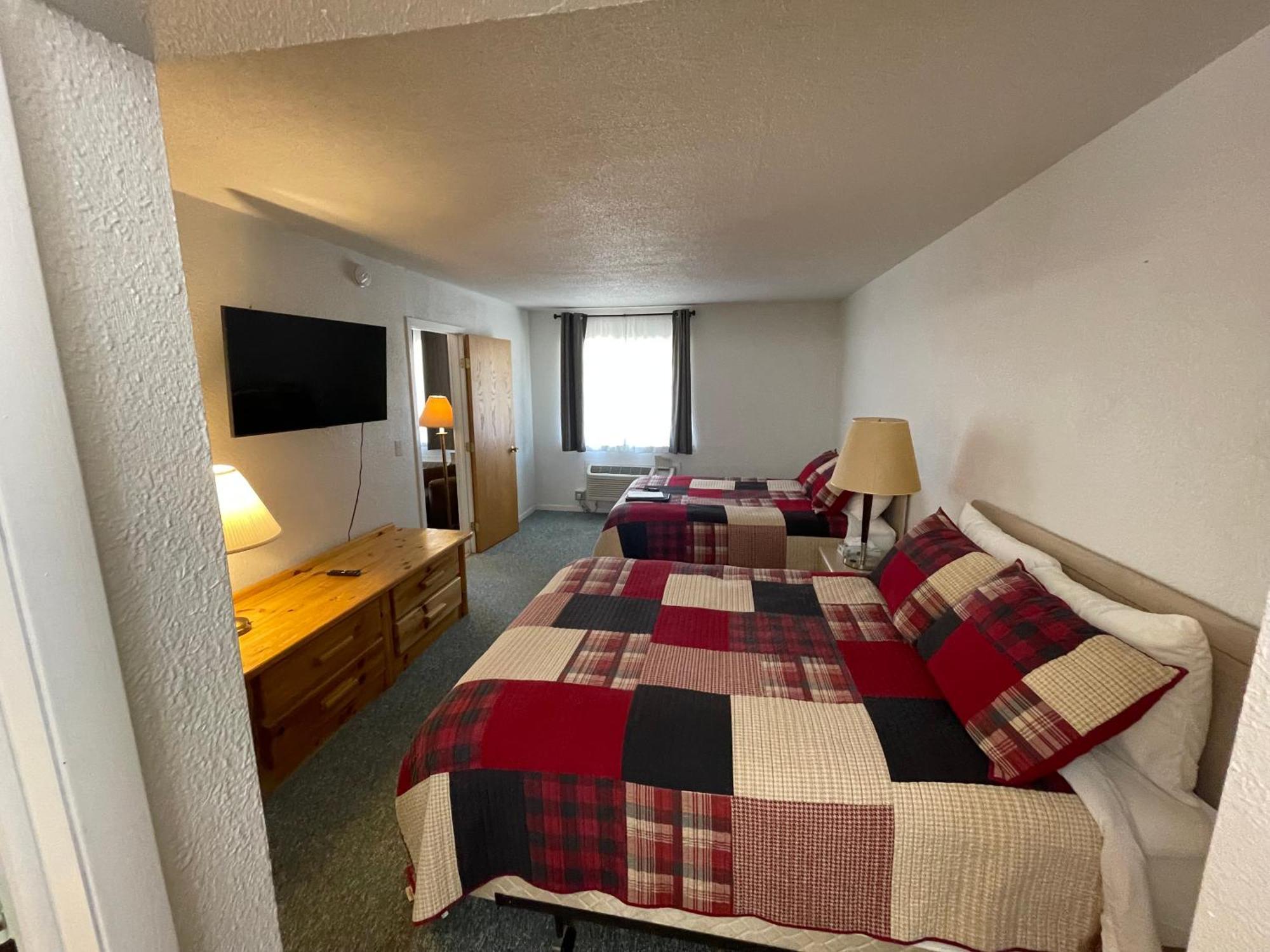 Trails Inn Quadna Mountain Motel & Rv Park Hill City エクステリア 写真